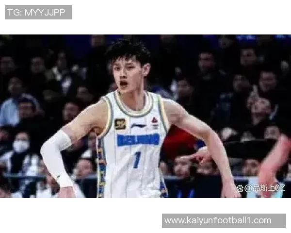 曾凡博半场替补表现抢眼3分6秒内完成1次抢断与2次犯规 曾凡博半场替补表现抢眼3分6秒内完成1次抢断与2次犯规