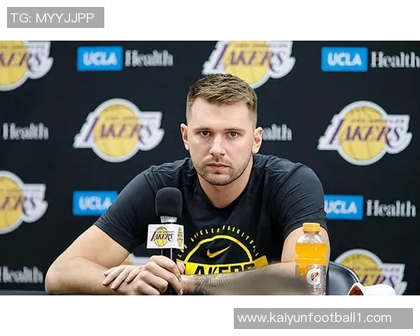 雷迪克谈东契奇归队时间尚未确定因孩子出生暂时离队影响球队安排