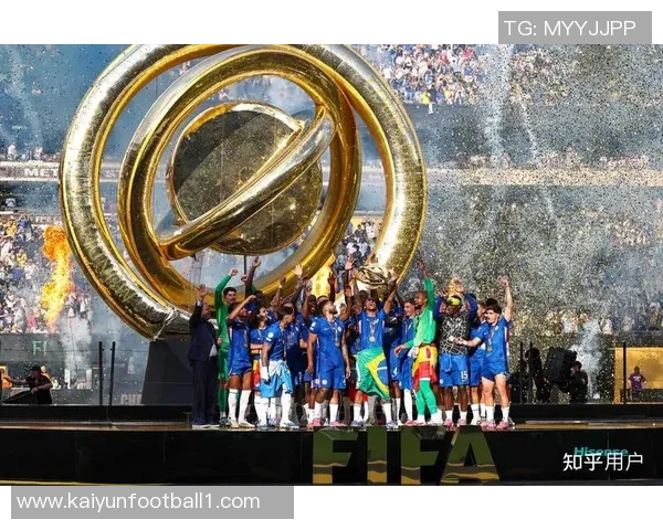 切尔西俱乐部庆祝百场里程碑为帕尔默等五名球员颁发纪念礼物 切尔西俱乐部庆祝百场里程碑为帕尔默等五名球员颁发纪念礼物