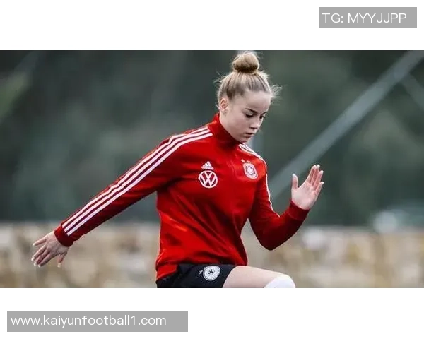 拜仁女足中场斯坦威今夏自由身离队引发转会市场关注