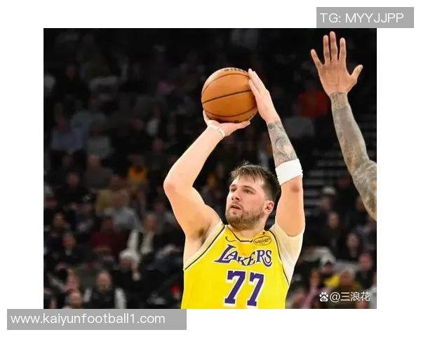 爱德华兹本赛季第14次得分35仅次于东契奇展现超强得分能力 爱德华兹本赛季第14次得分35仅次于东契奇展现超强得分能力