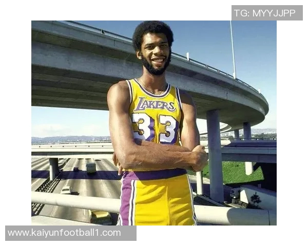 特纳评选历史五大中锋:奥尼尔大梦邓肯贾巴尔魔兽的传奇对决与影响 特纳评选历史五大中锋:奥尼尔大梦邓肯贾巴尔魔兽的传奇对决与影响